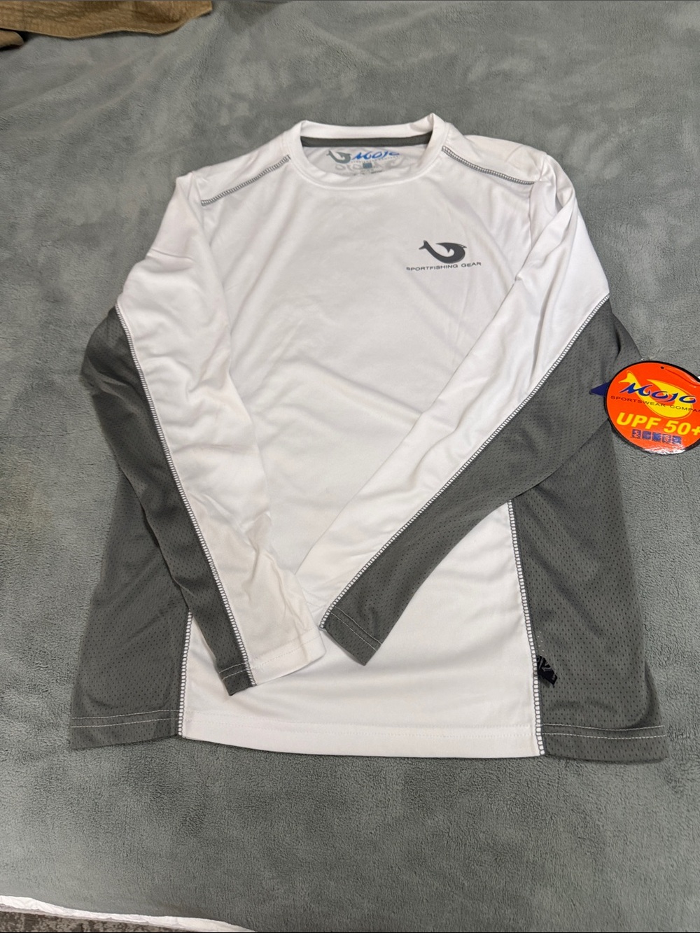 Sportfishing Gear Men's White & Gray UPF 50+ Long-Sleeve Rash Guard